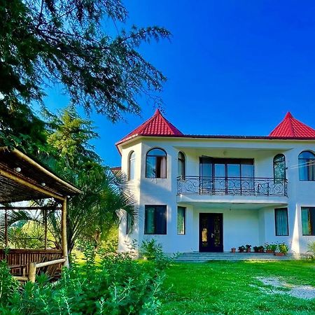 Villa In Chakvi Eksteriør billede