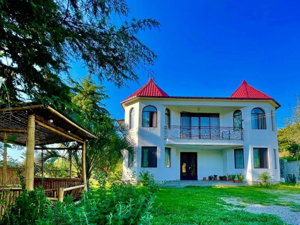 Villa In Chakvi Eksteriør billede